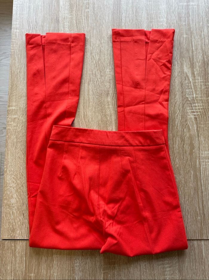 Pantalon cintré et bas ouvert rouge bershka taille 32 XXS - photo numéro 3