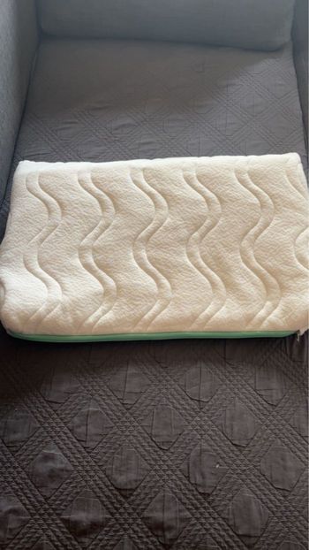 Coussin pour surélevé matelas bébé avec housse 