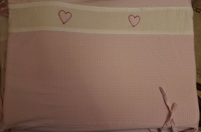 Tour de lit bébé fille