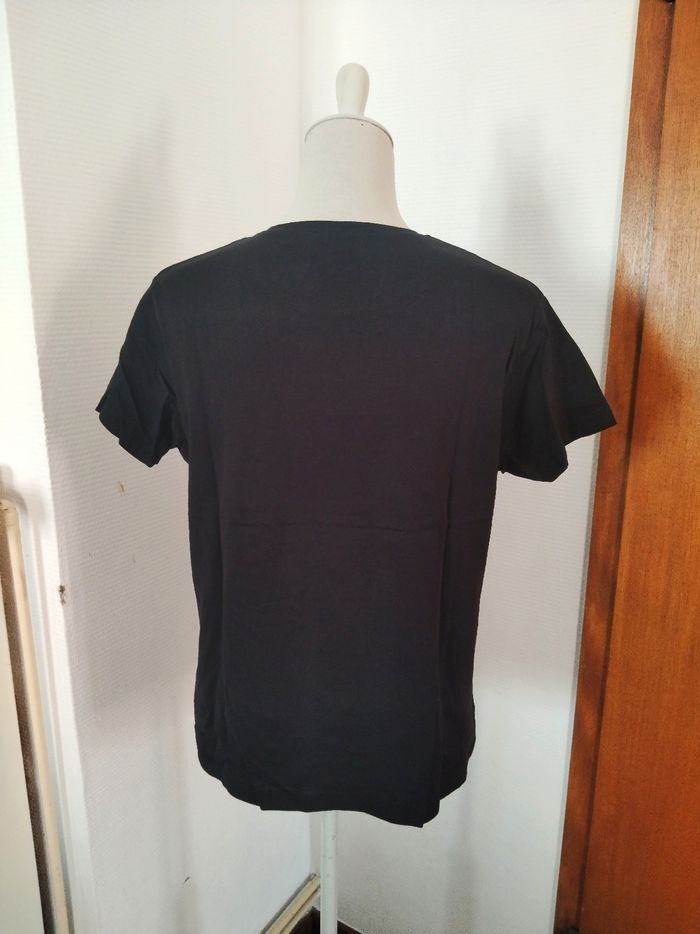 Tee-shirt neuf (bac rose) - photo numéro 2