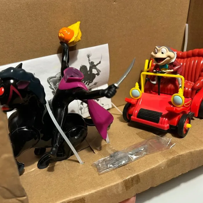 Figurine disney 100 ans mr toad et cavalier sans tête - photo numéro 11