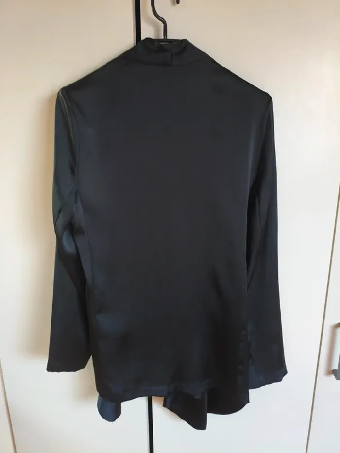 Veste noire - photo numéro 2