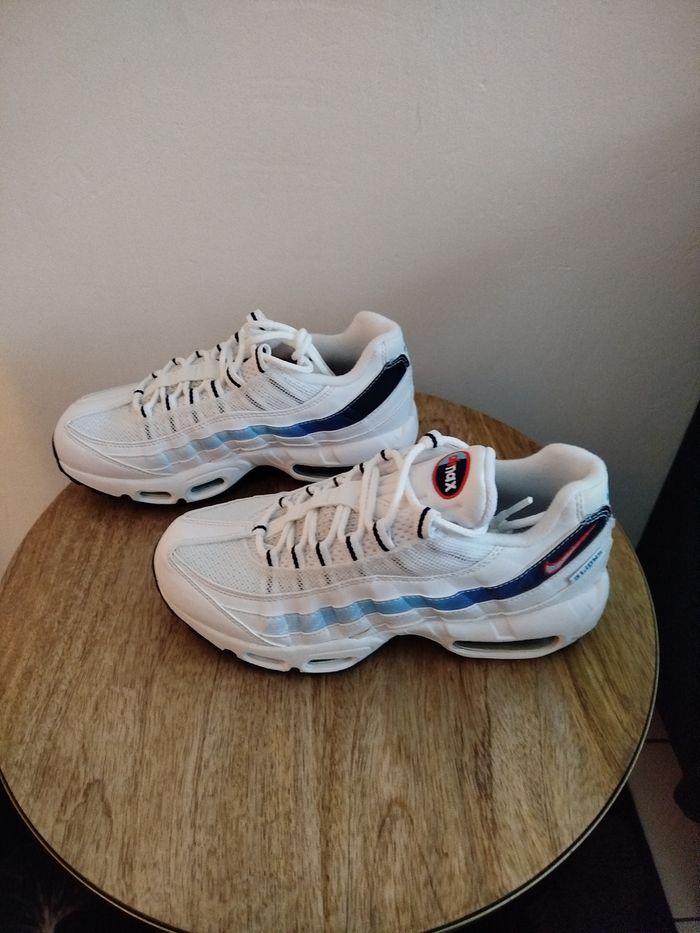 Baskets Nike T 37,5 - photo numéro 3