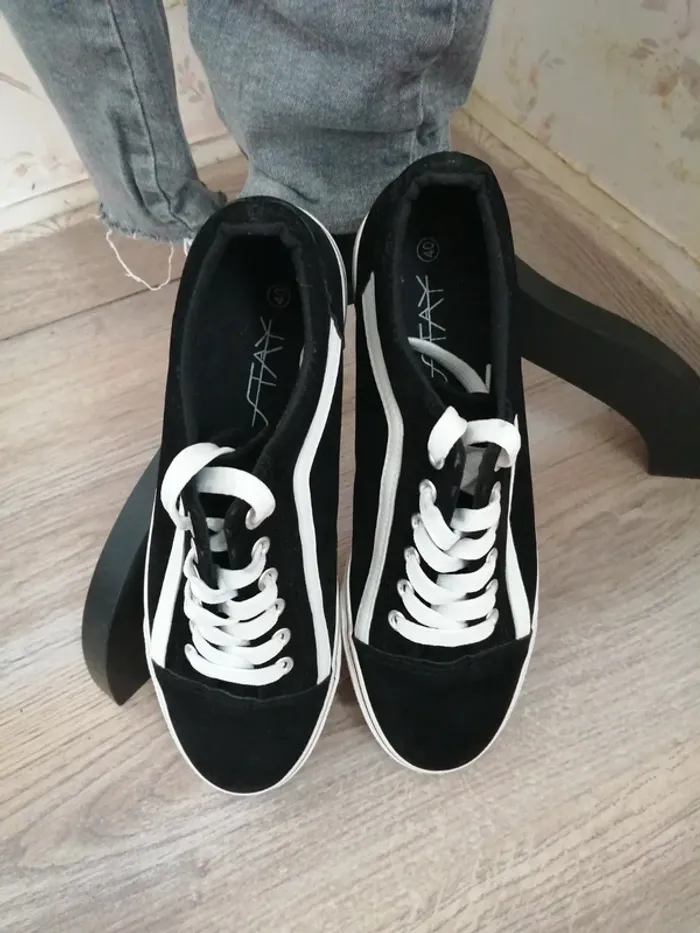 Baskets noires effet suédine avec liseré blanc / stay / (40) - photo numéro 2