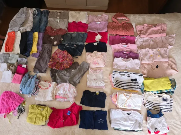 Gros lot 90 pièces 3 mois fille - photo numéro 2