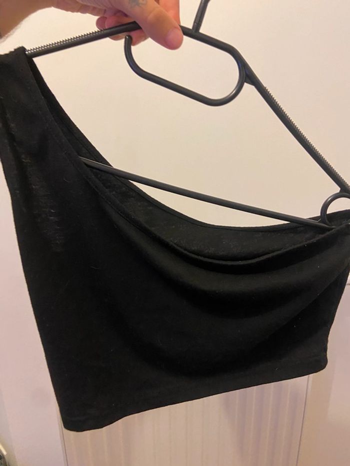 Crop top asymétrique noir - photo numéro 3