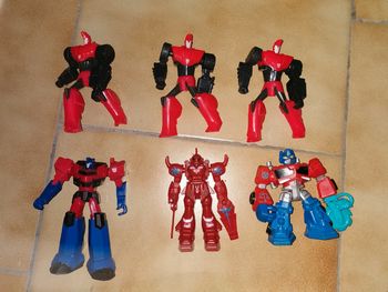 Lot 6 figurines style power rangers