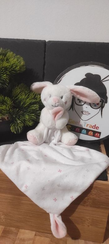 doudou lapin mouchoir blanc rose nicotoy simba toys croix etoiles gris Peluche