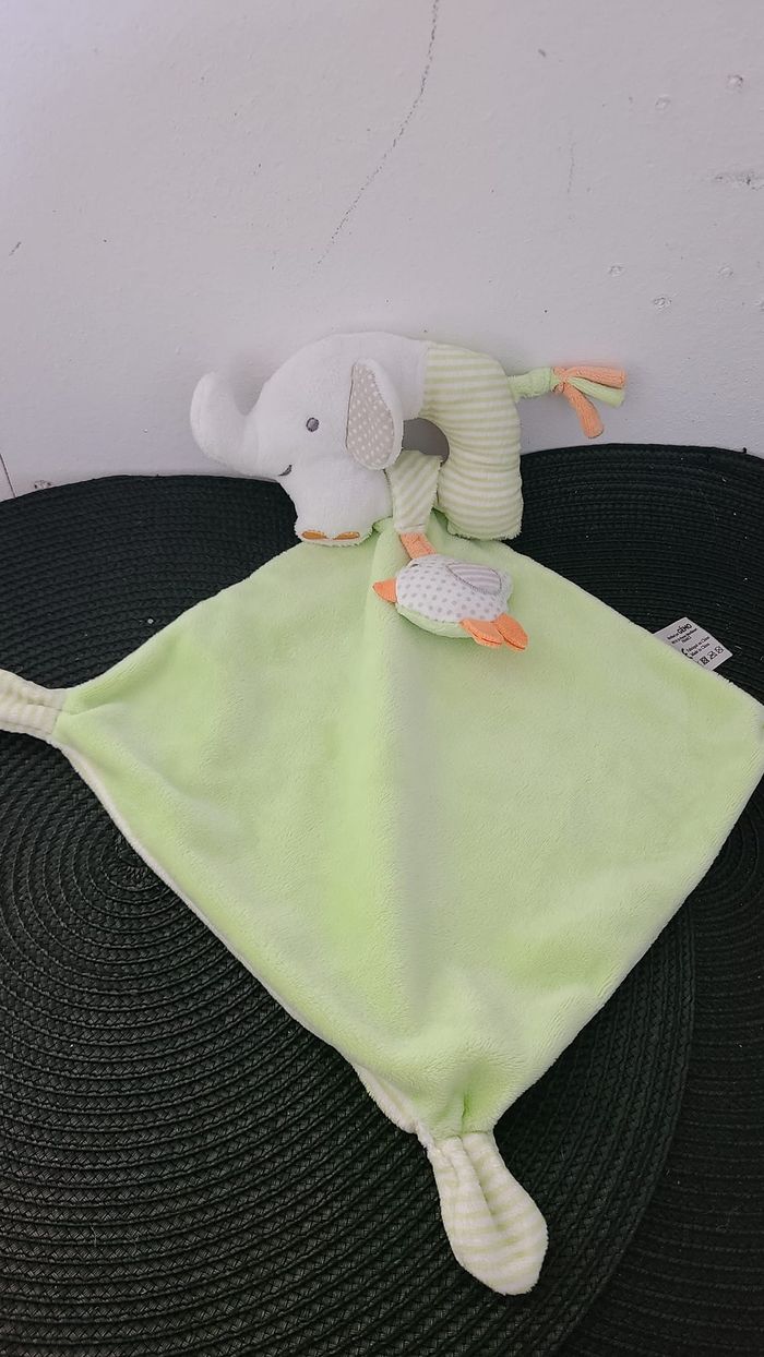 DOUDOU ELEPHANT GEMO VERT ANIS CLAIR RAYE POUSSIN OISEAU - photo numéro 2