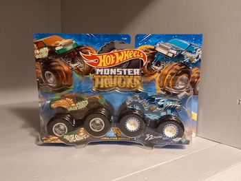 Hotwheel monster truck smash vs degree