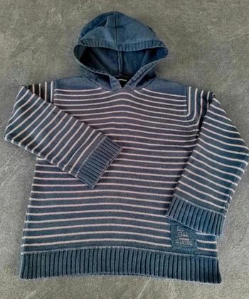 10 € Pull avec capuche Tout compte fait 4 ans