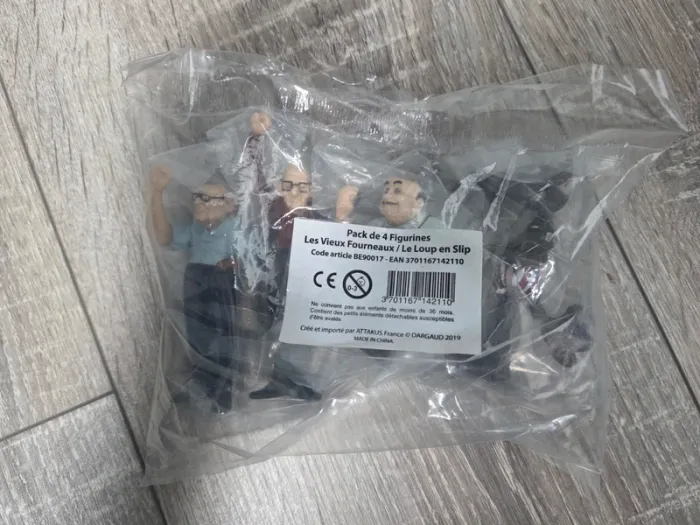 Figurines Loup en slip