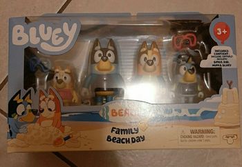 Lot figurines Bluey à la plage