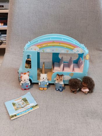 Bus arc en ciel et amis de la crèche de sylvanian