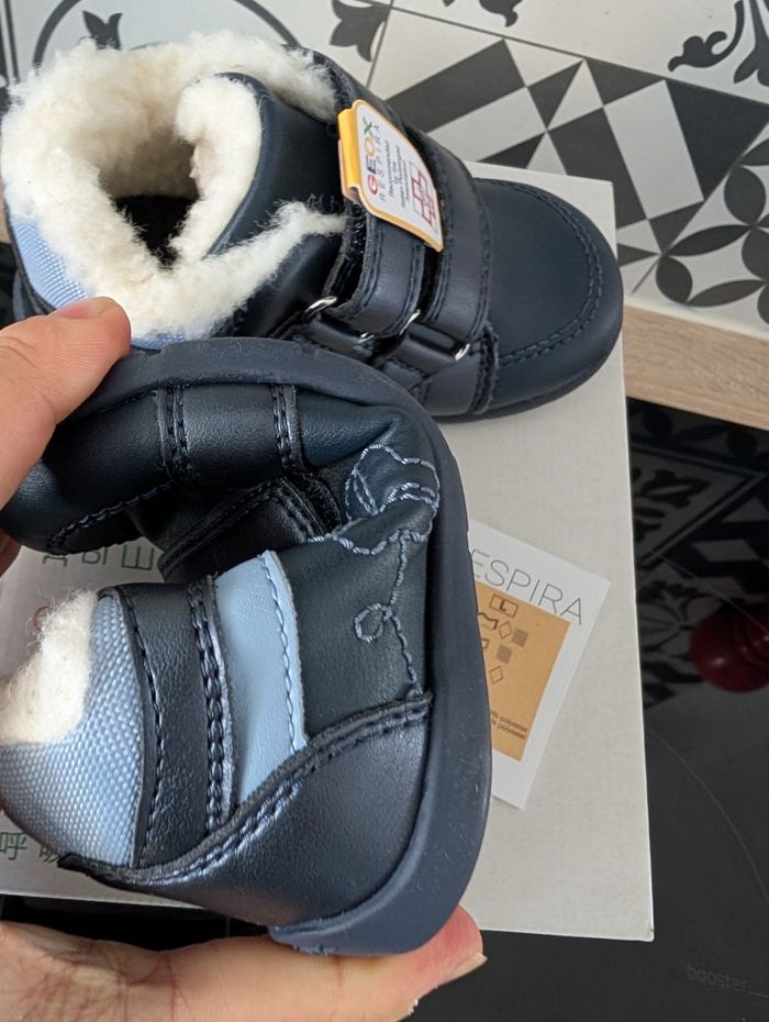 Chaussures fille chaudes. Taille 22. Neuf. Geox. - photo numéro 8