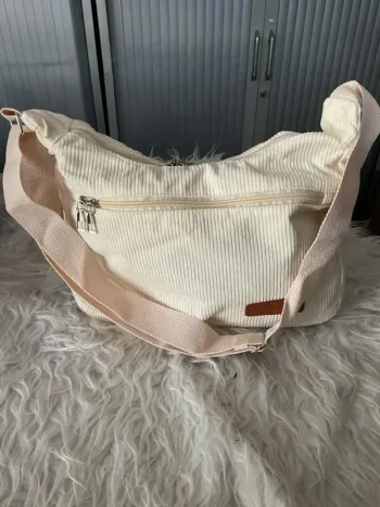 Sac à main en velours côtelé neuf