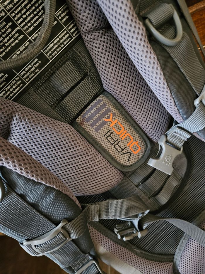 Porte bébé randonnée vari Quick deuter très bon état
Quasi neuf. - photo numéro 7