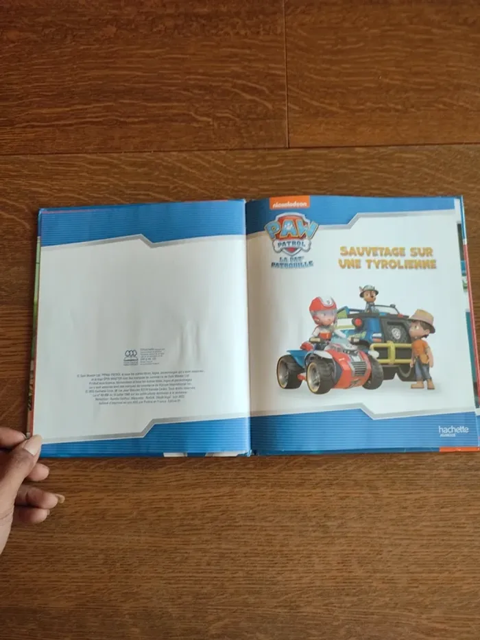 Livre paw patrol sauvetage sur une tyrolienne - photo numéro 7