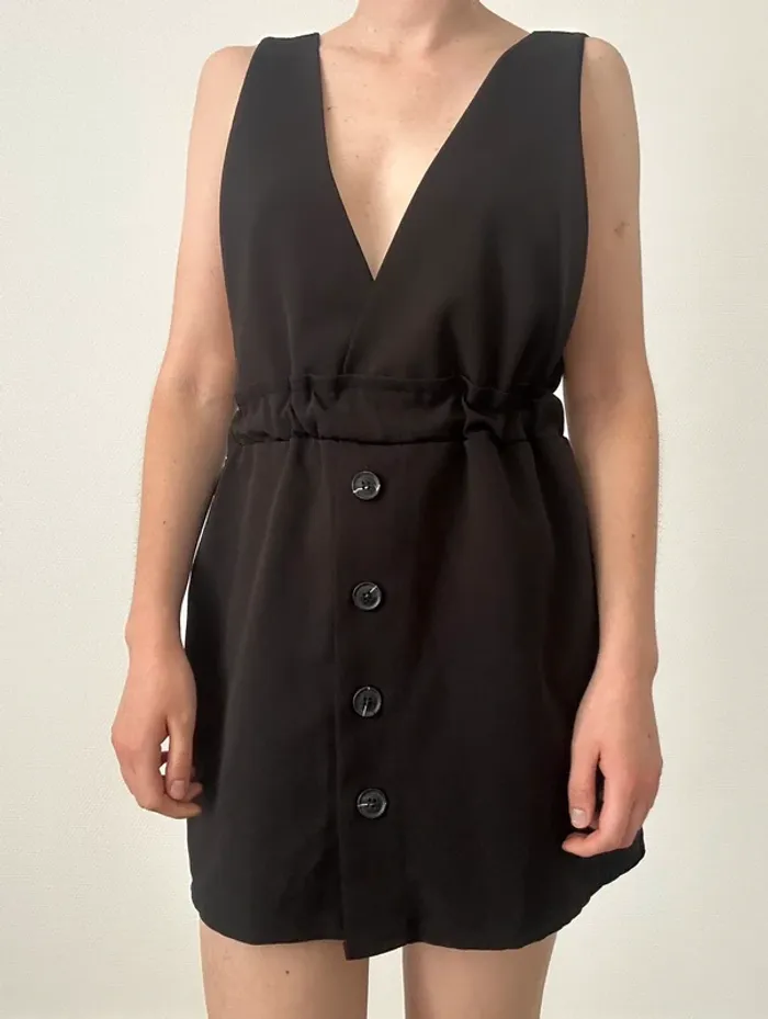 Robe noir en excellent état - photo numéro 5