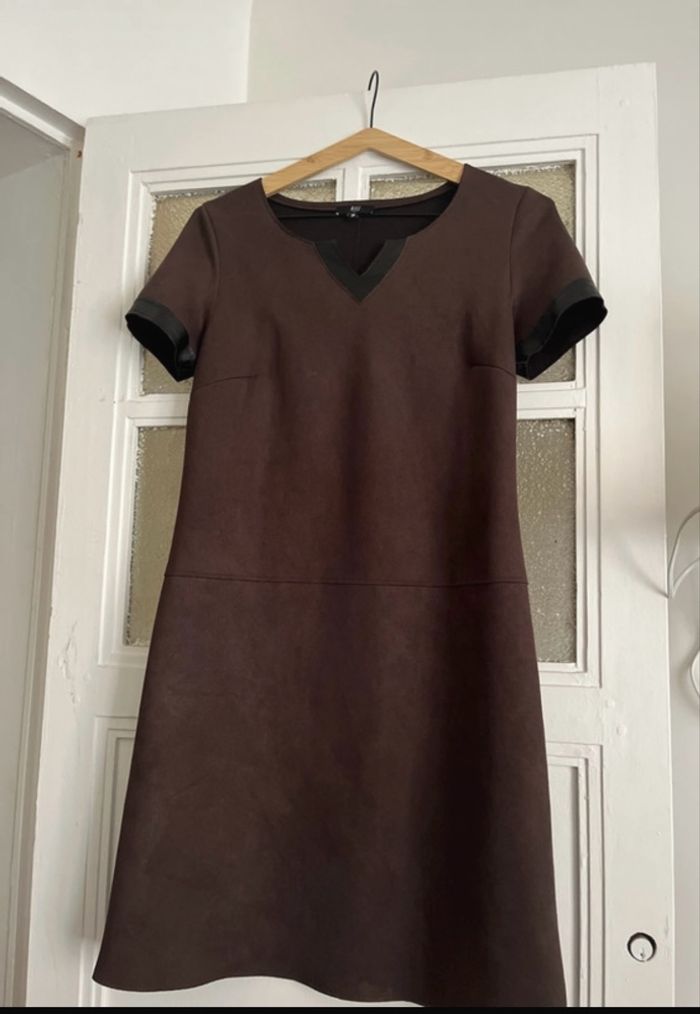 Robe RIU en daim avec col et manche taille 38 - photo numéro 2