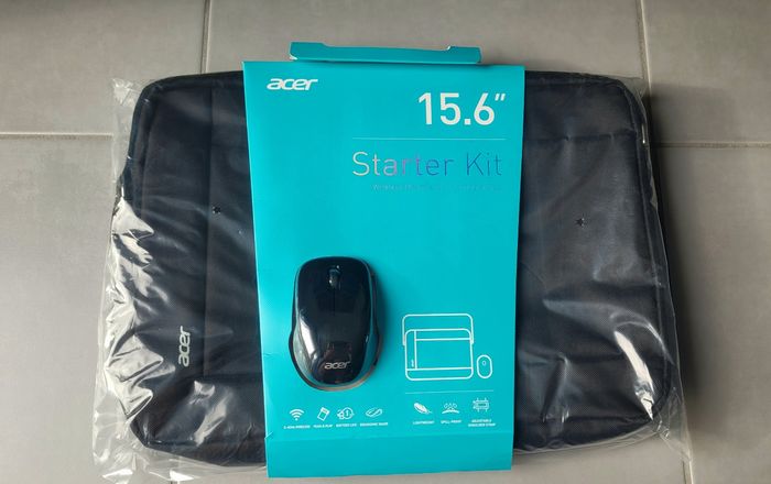 Acer Starter Kit 15.6" neuf - sacoche PC portable + souris WiFi