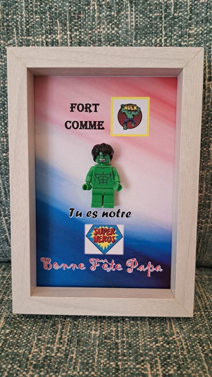 Cadre figurine hulk type lego