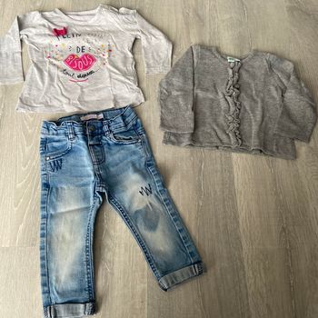 1 t-shirt à manches longues, 1 pantalon, 1 gilet