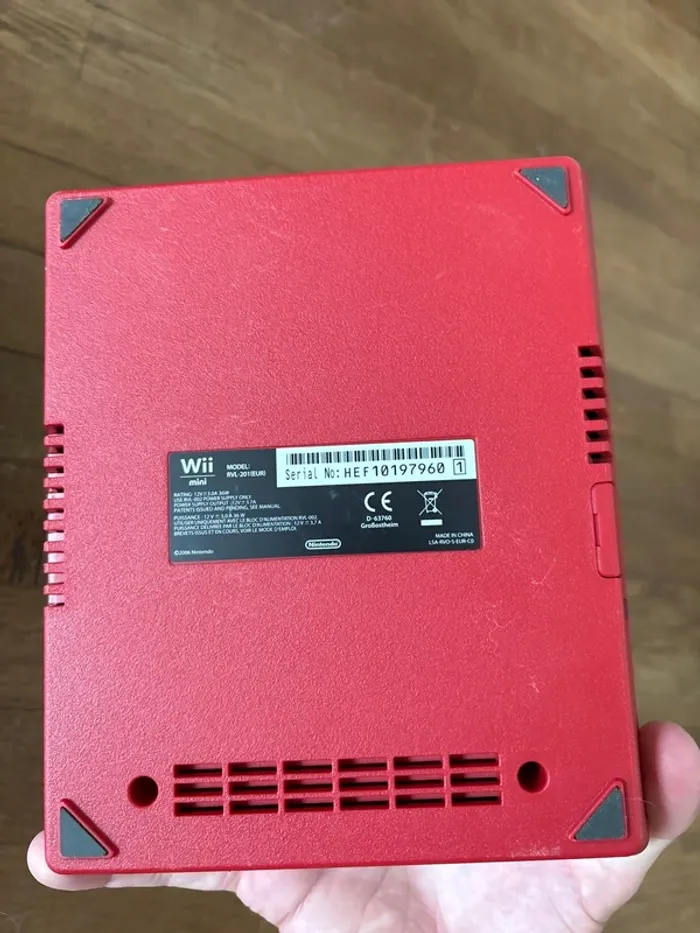 Wii mini rouge - photo numéro 3