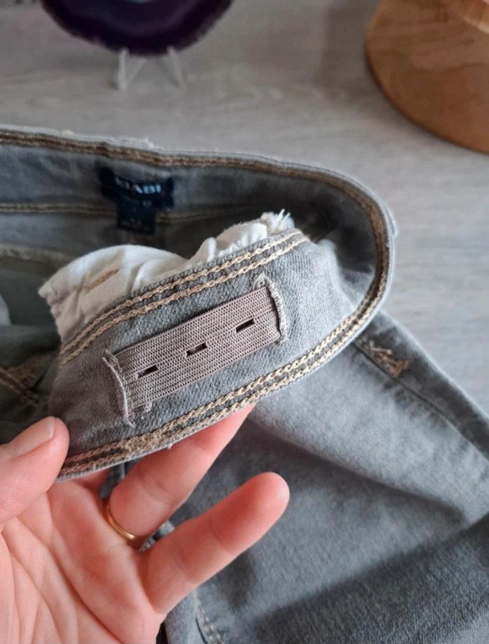 Pantalon jean slim fit gris - kiabi - taille 4 ans - Très bon état - photo numéro 4