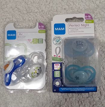 Lot de 4 sucettes 🍭 orthodontiques Mam 6-16mois Neufs