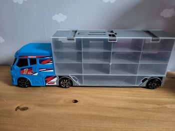 Camion transporteur de voitures