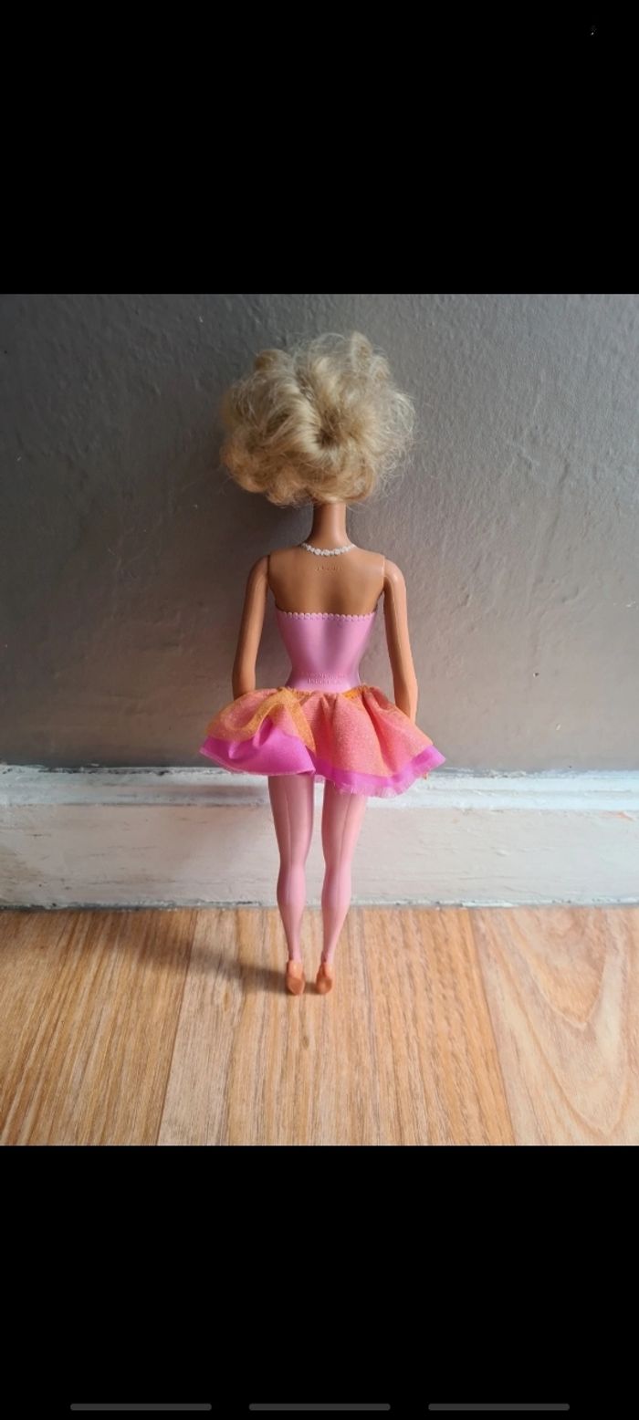 Lot de 2 barbies - photo numéro 3