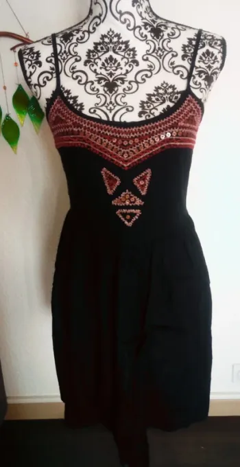 Robe d'été noir/bordeaux