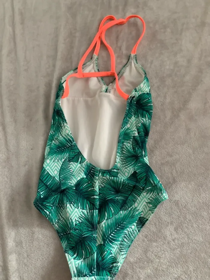 Maillot de bain tropical fille motif feuilles vertes - photo numéro 3