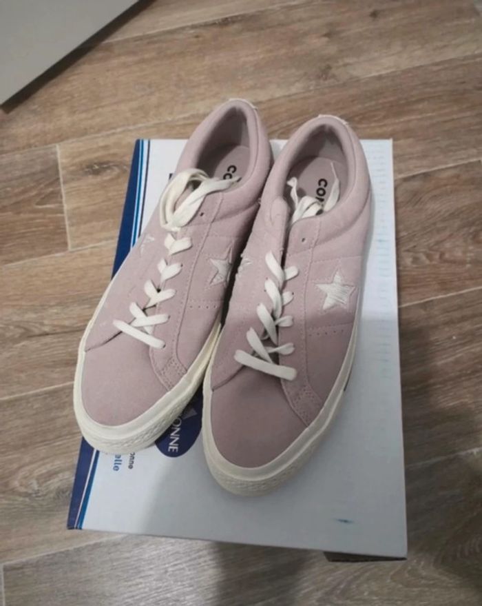 Converse One star taille 40 (US 7) neuves - photo numéro 2