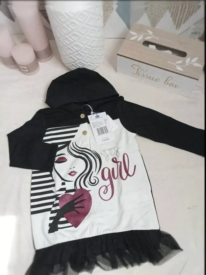 Robe à capuche en coton neuf avec étiquette Chicco taille 24 mois 92 cm