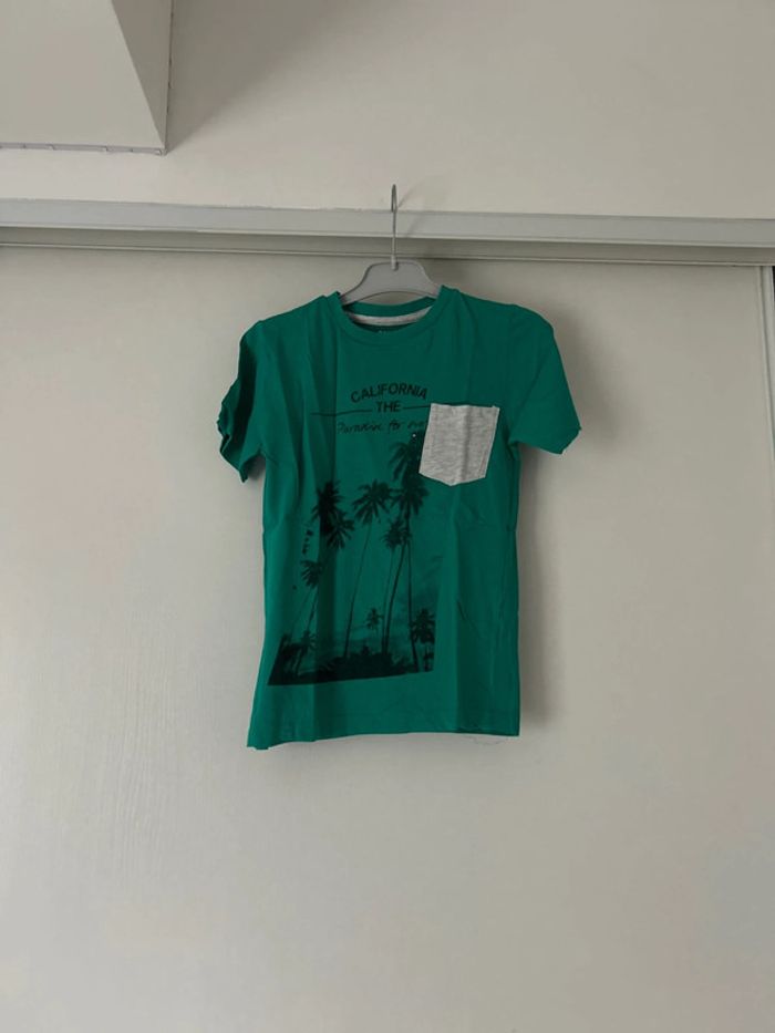 Tee shrit garçon taille 8ans