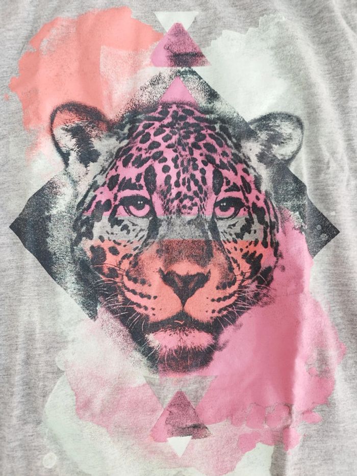 T-shirt Kiabi gris léopard - photo numéro 2
