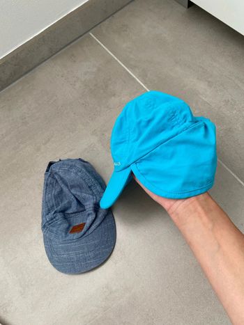 Lot de deux casquettes