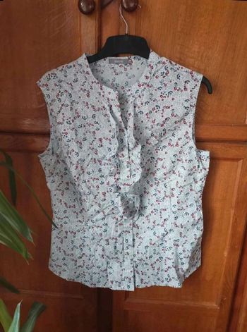 Débardeur liberty à fleur 
De marque 3 suisses 
Taille 40 
 
I. Code Y2k