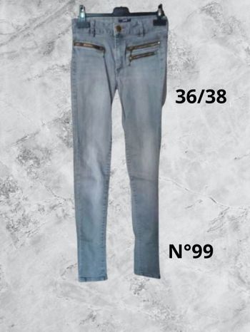 N°99 Jean gris T36/38. Kiabi. Taille haute, coupe slim.