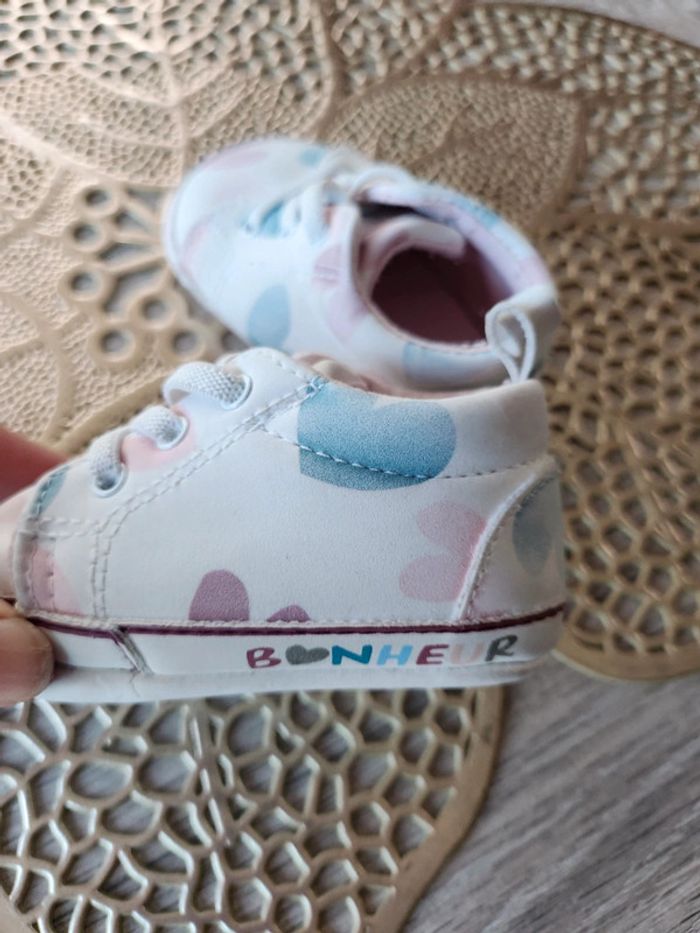 Petites baskets bébé - photo numéro 3