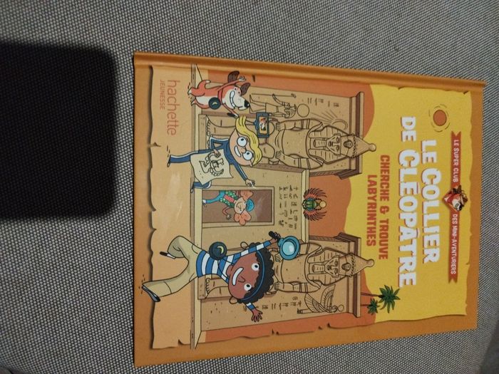 Livre le collier de Cléopâtre