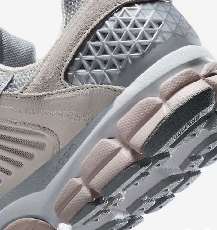 Nike Zoom Vomero 5 Pointure 40 - photo numéro 7
