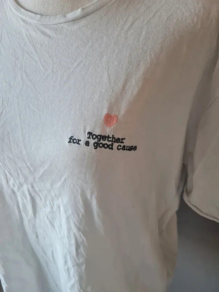 T-shirt Mango lutte contre le cancer - photo numéro 2