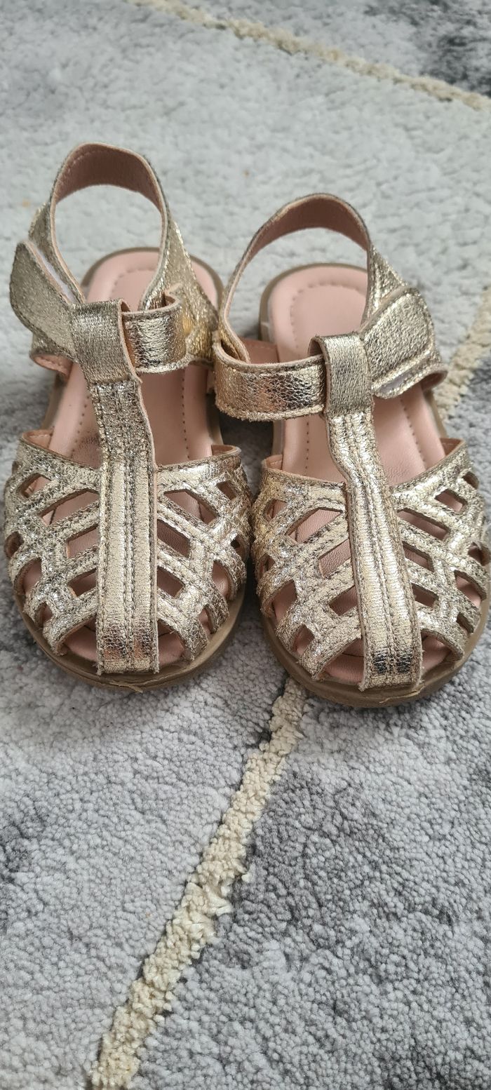 Sandale dore
