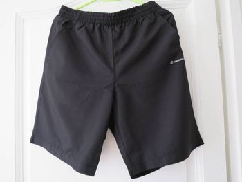 Short Noir Neuf