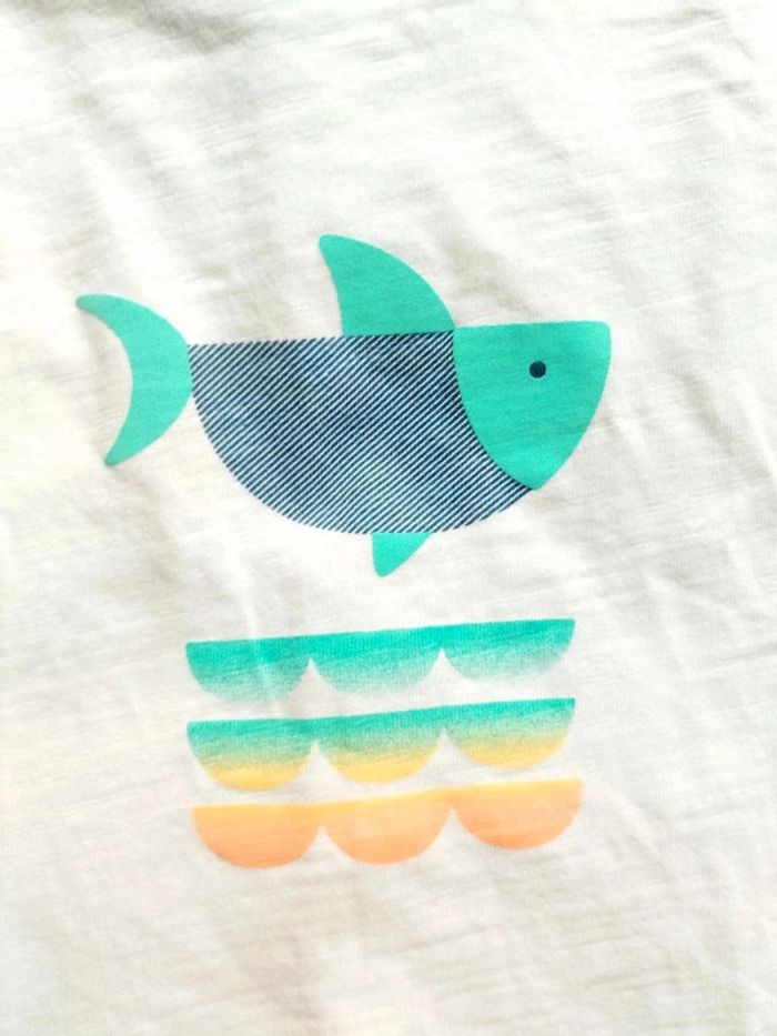 Tee-shirt blanc poisson 🐟 9 mois - photo numéro 2