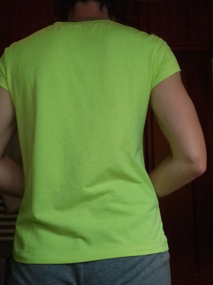 T-shirt femme jaune fluo Vogue Paris - photo numéro 4