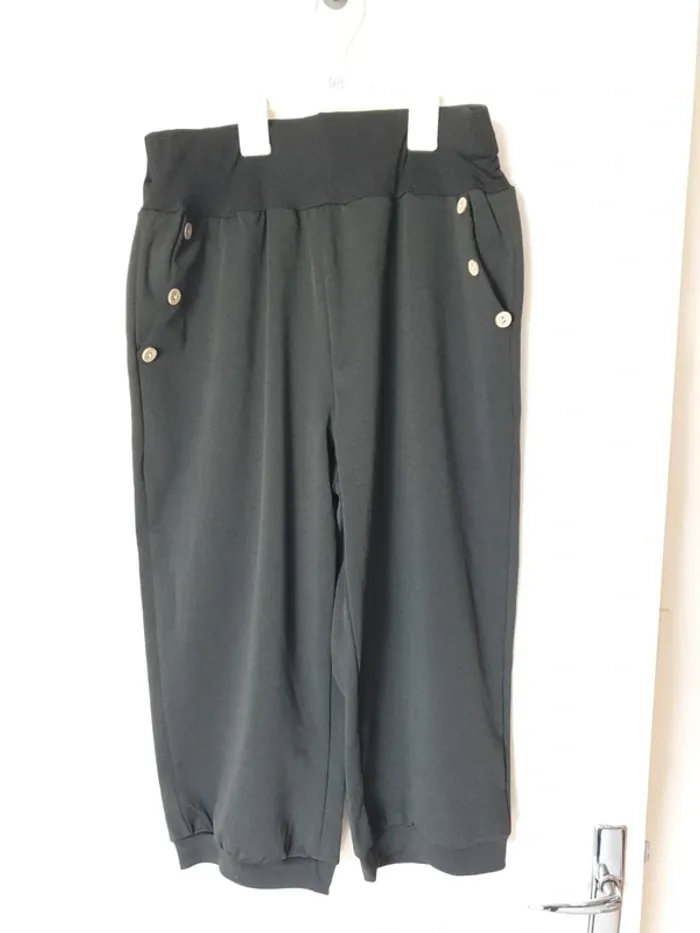Pantacourt Taille L (40-42)